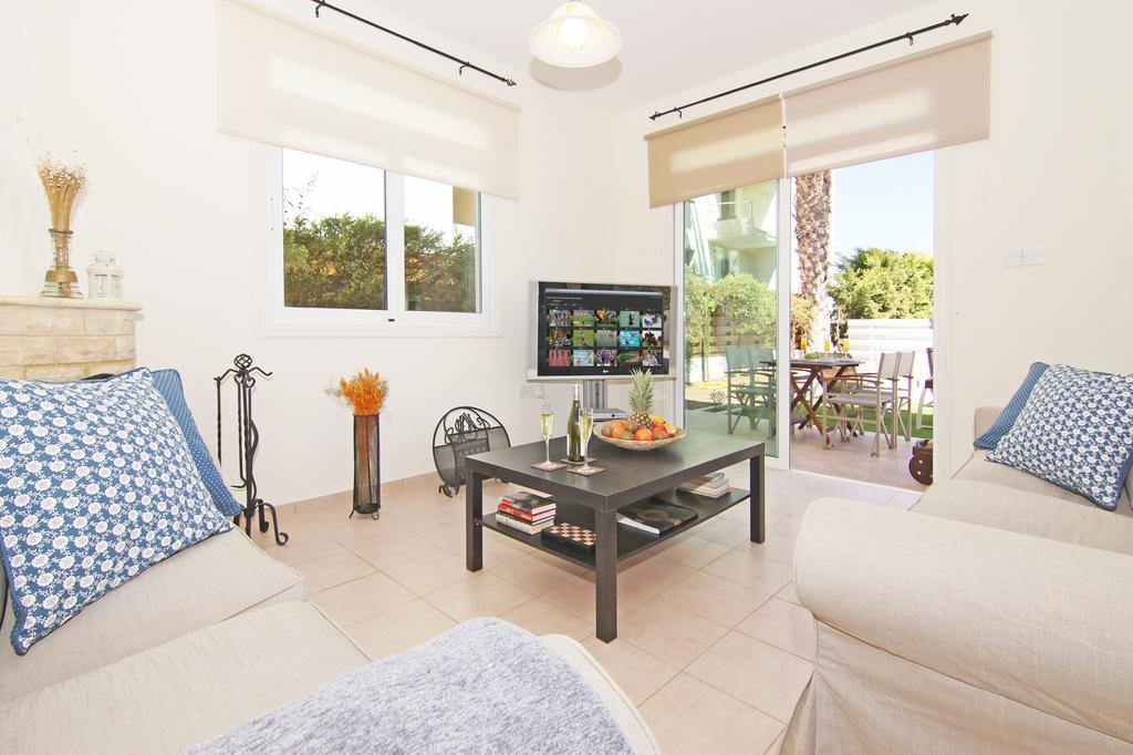 Villa Celine โปรทาราส ภายนอก รูปภาพ